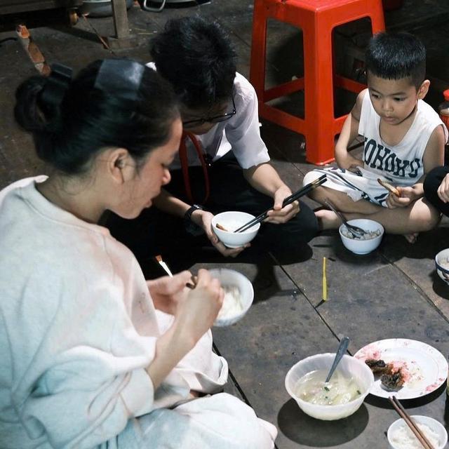 Bố mẹ nói không sai nhưng vì sao con cái vẫn khó chịu và không muốn nghe? - Ảnh 1.