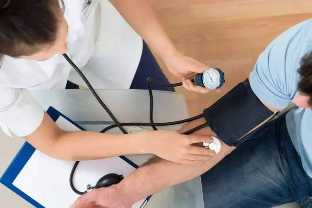 Không phải đi bộ thật nhiều, đây mới là 3 việc quan trọng giúp làm chậm quá trình tắc nghẽn mạch máu - Ảnh 3.
