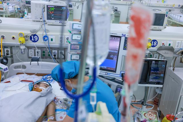 Cảnh giác với sốt xuất huyết Dengue: Chuyên gia chỉ ra những nhóm có nguy cơ chuyển nặng - Ảnh 2.