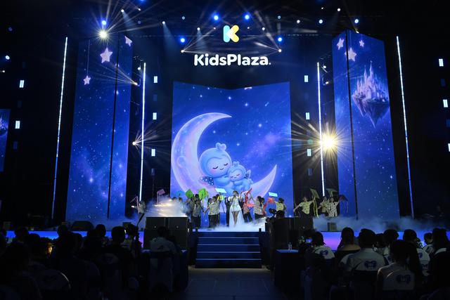 [TRỰC TIẾP] Lễ vinh danh Wefamily Awards 2026: 5 gia đình nào được gọi tên trong hạng mục 