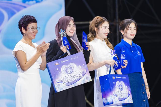 Vợ chồng Đạt Villa xuất hiện tại WeFamily Awards 2026: Khi sự đồng hành làm nên một gia đình đáng nhớ - Ảnh 1.