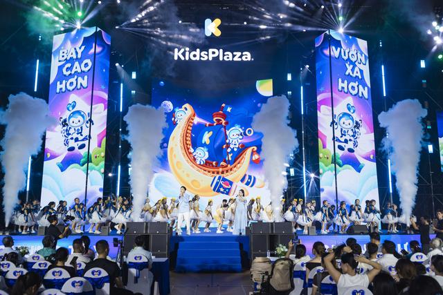 [TRỰC TIẾP] Lễ vinh danh Wefamily Awards 2026: 5 gia đình nào được gọi tên trong hạng mục 