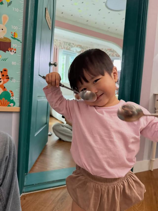 Những em bé được ông bà khen “có phúc” thường có 5 đặc điểm này - Ảnh 1.