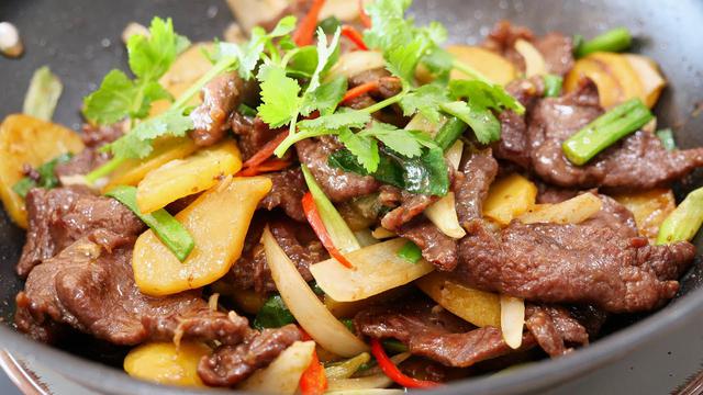 Giao m&ugrave;a cơ thể dễ mệt mỏi, uể oải: 6 thực phẩm gi&agrave;u sắt gi&uacute;p bổ sung dưỡng chất, hỗ trợ duy tr&igrave; sức khỏe - Ảnh 1.