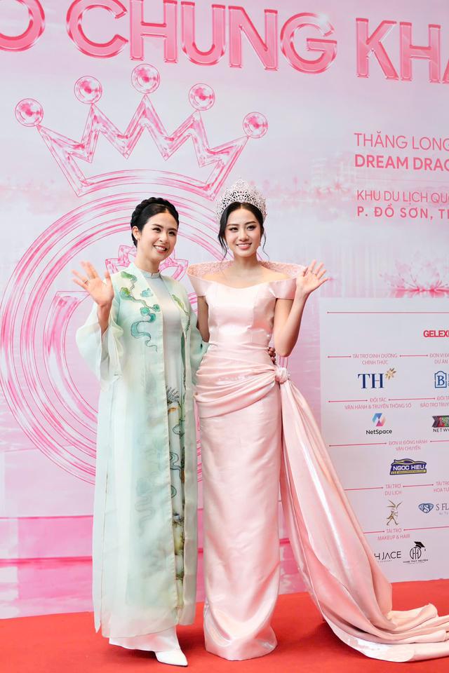 Ngọc Hân đưa con trai 1 tuổi đi dự sự kiện, top 3 Hoa hậu Việt Nam 2024 rạng rỡ trước mùa trao lại vương miện - Ảnh 2.