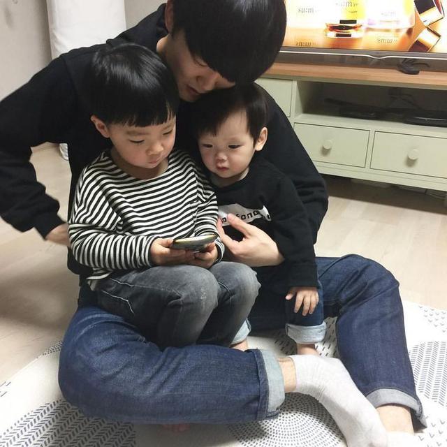 Đọc trải nghiệm sinh con thứ hai của hơn 1 nghìn người mới hiểu: Nuôi một đứa trẻ và nuôi hai đứa trẻ khác nhau trời vực! - Ảnh 9.