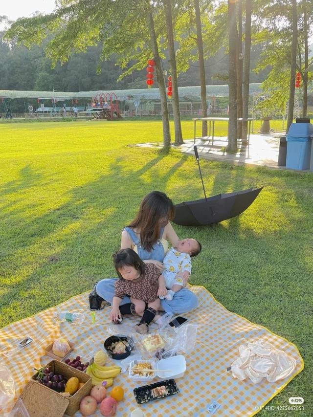 Đọc trải nghiệm sinh con thứ hai của hơn 1 nghìn người mới hiểu: Nuôi một đứa trẻ và nuôi hai đứa trẻ khác nhau trời vực! - Ảnh 4.