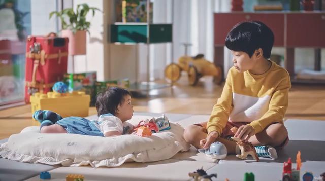 Tưởng con thông minh lanh lợi, vào lớp 1 mới nhận ra: Khéo ăn nói không đồng nghĩa với học giỏi - Ảnh 1.