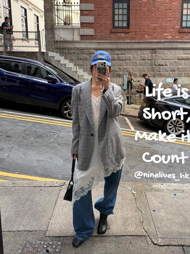 Phối đồ Mùa thu cá tính với blazer , váy ren và jeans cho phong cách nổi bật - Ảnh 6.