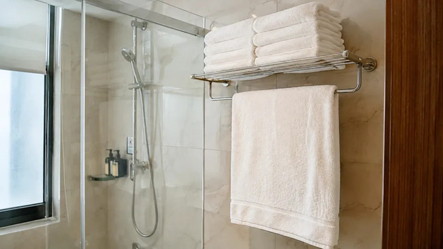 Bé 3 tuổi xuất hiện tổn thương giống mào gà trên mặt, bác sĩ cảnh báo nguồn lây bất ngờ: Lỗi của ông nội - Ảnh 2.