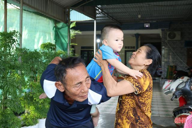 Ông bà chăm cháu hãy giữ vững 3 giới hạn để bản thân đỡ mệt, con cái bớt lo, cháu được nuôi dạy tốt - Ảnh 3.