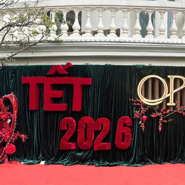 Mẹ bỉm Mai Ngọc đưa b&eacute; Panda đi dạo, v&ocirc; t&igrave;nh tiết lộ dinh thự nh&agrave; chồng trang ho&agrave;ng Tết lộng lẫy, xa hoa- Ảnh 4.