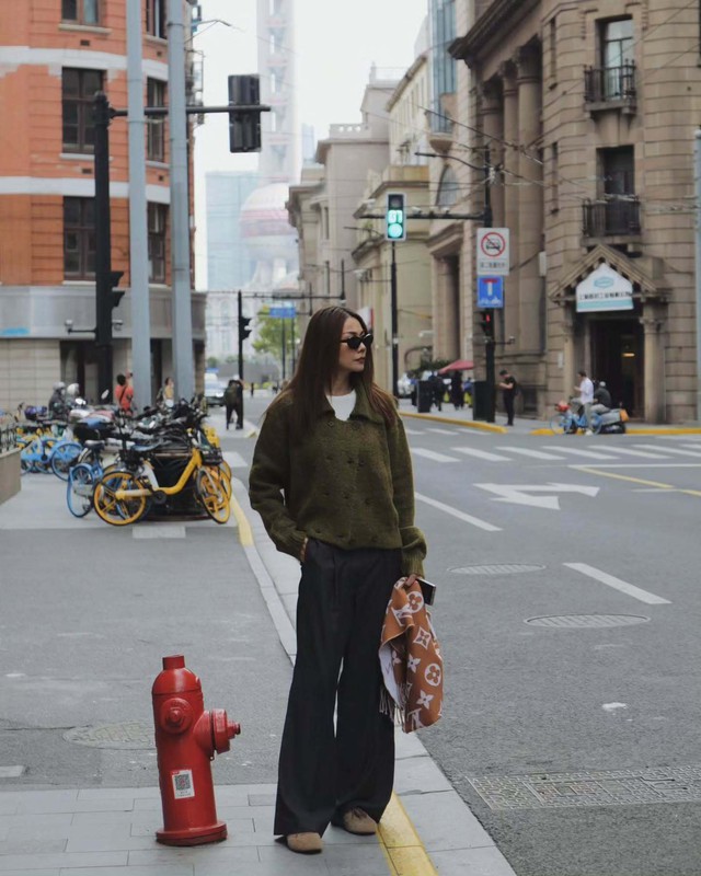 Style đ&ocirc;ng xu&acirc;n của Phạm Thanh Hằng cứ đẹp bền vững từ năm n&agrave;y qua năm kh&aacute;c - Ảnh 2.