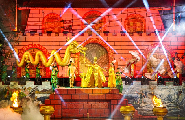 Đánh thức "ký ức trăm năm" bằng chuỗi trải nghiệm Tết đa thế hệ tại TPHCM - Ảnh 1.