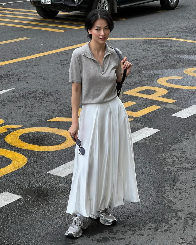 Nh&igrave;n mỹ nh&acirc;n n&agrave;y l&agrave; muốn sắm ch&acirc;n v&aacute;y trắng ngay lập tức - Ảnh 1.