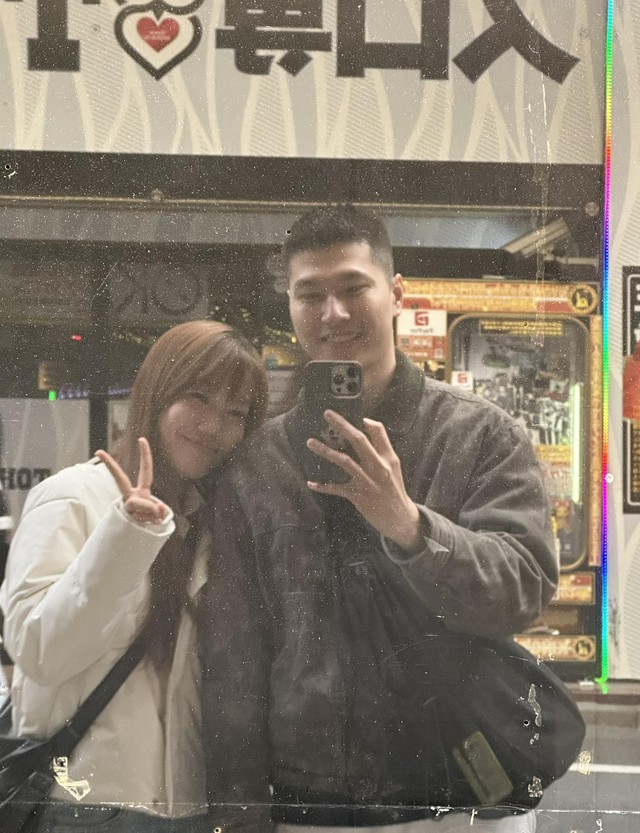 Mở bát đầu năm: Một cặp đôi chính thức công khai - Ảnh 3.