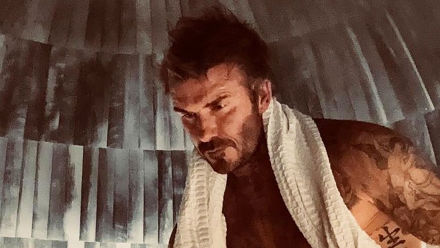 Kh&ocirc;ng phải nhịn ăn khắc nghiệt, đ&acirc;y mới l&agrave; 5 nguy&ecirc;n tắc giữ d&aacute;ng gi&uacute;p David Beckham lu&ocirc;n ở phong độ đỉnh cao tuổi U60 - Ảnh 2.