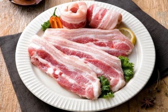 Sốc: Thịt ba chỉ c&oacute; thể khiến axit uric &ldquo;tăng vọt&rdquo;, 5 biến đổi nguy hiểm ập đến chỉ sau thời gian ngắn - Ảnh 1.