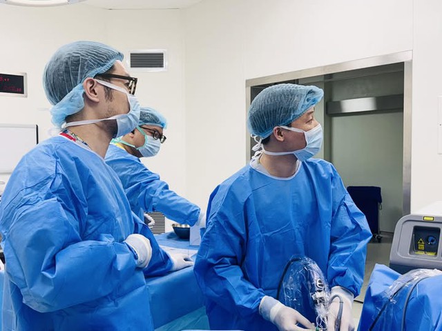 3 tin nhắn giống hệt nhau v&agrave; nỗi x&oacute;t xa của một b&aacute;c sĩ đầu năm mới: 