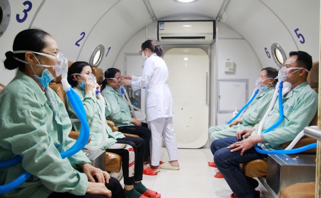 Em bé đuối nước thoát đời thực vật nhờ điều trị bằng thở oxy cao áp: Từ một ca bệnh kỳ diệu đến một hướng đi mới - Ảnh 4.