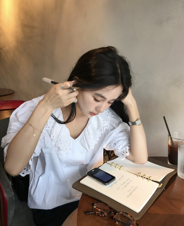 Năm đầu l&agrave;m d&acirc;u, c&ocirc; vợ trẻ dự tr&ugrave; ti&ecirc;u Tết 19 triệu: Nh&igrave;n bảng chi ti&ecirc;u thế n&agrave;y, mẹ chồng chỉ biết 