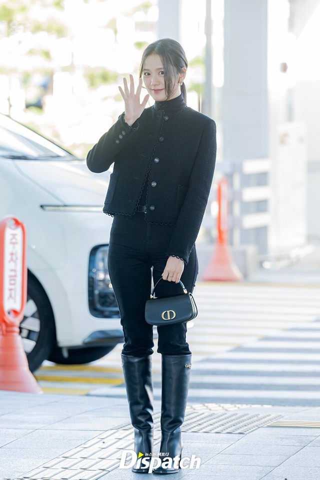 Jisoo phong c&aacute;ch thời trang: 4 C&aacute;ch mặc quần d&agrave;i t&ocirc;n d&aacute;ng cho người thấp b&eacute; - Ảnh 4.