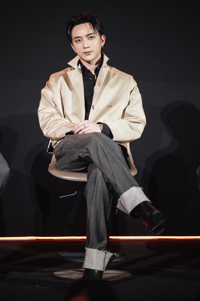 SOOBIN gi&agrave;nh C&uacute; đ&uacute;p giải thưởng tại WeChoice Awards 2025: Hậu trường đ&aacute;ng nhớ - Ảnh 6.