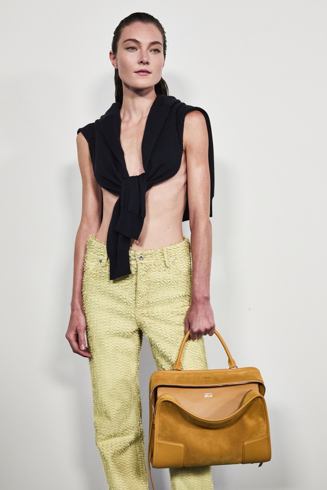 Chiếc túi nhìn như “quên đóng” nhưng lại khiến giới mộ điệu mê mẩn - Ảnh 5.