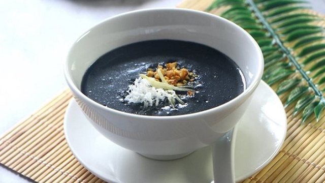 Nhiều phụ nữ mê ăn mè đen mỗi ngày để đẹp tóc, bổ máu nhưng lại bỏ qua những rủi ro sức khỏe này - Ảnh 2.