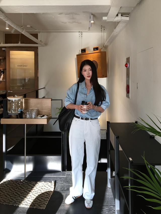 Gợi ý phối đồ áo sơ mi hoàn hảo với 4 mẫu quần dài thời thượng 2026 - Ảnh 8. Gợi ý phối đồ áo sơ mi hoàn hảo với 4 mẫu quần dài thời thượng 2026 - Ảnh 8.