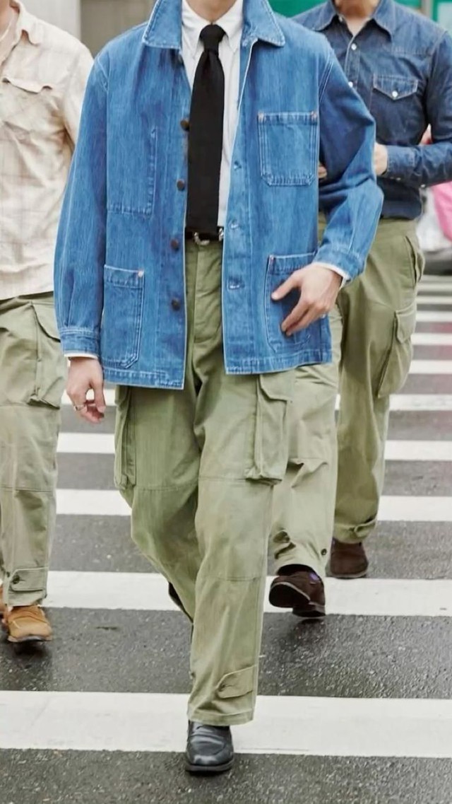 Chore Jacket: Từ đồ bảo hộ lao động đến chiếc áo khoác hoàn hảo cho đàn ông trong thời tiết ẩm ương - Ảnh 6.