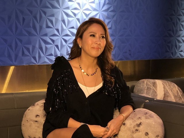 Nữ ca sĩ 52 tuổi mắc ung thư vú phải cắt bỏ cả hai bên ngực: Ca tái tạo gặp biến chứng, cô nói thẳng 1 câu khiến nhiều người lặng người - Ảnh 3.