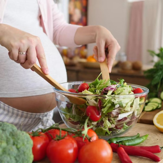 Chuẩn bị mang thai cần ít nhất 3 tháng: Ăn đúng những thực phẩm này để 