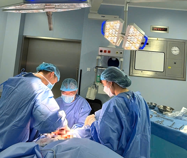 Bác sĩ khoa Nam học 