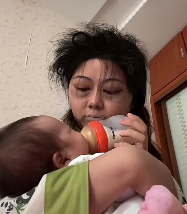 Mẹ bỉm thuộc những con gi&aacute;p n&agrave;y, chăm con vất vả đến mấy th&igrave; nh&igrave;n bề ngo&agrave;i người ta vẫn cứ tưởng họ 