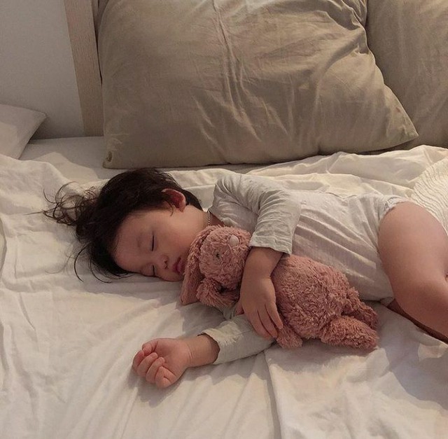 Nghiên cứu xác nhận: Người lớn ngủ 7 giờ 18 phút là tốt nhất! Vậy còn trẻ em thì sao? - Ảnh 2.