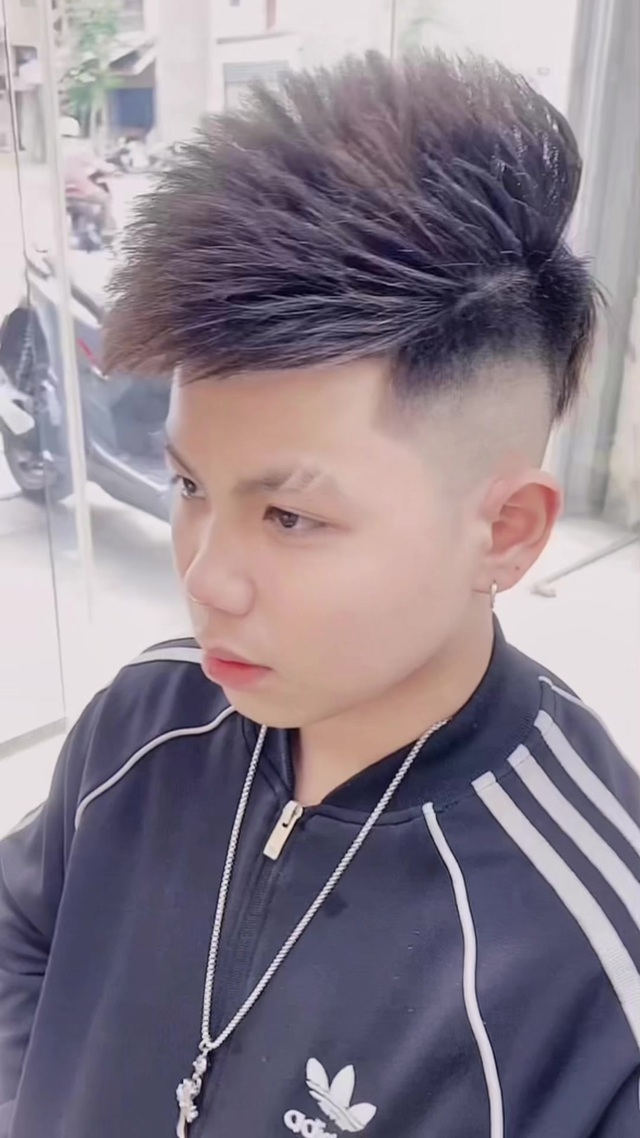 Mặt đẹp trai hẵng cắt tóc Peaky Blinders các anh ơi - Ảnh 2.