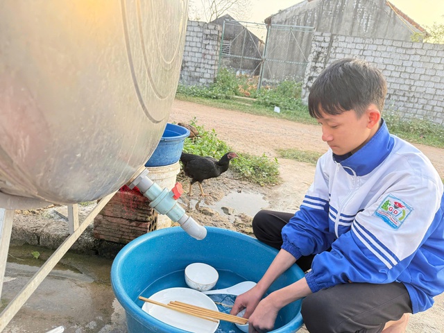 Xót xa hoàn cảnh 2 đứa trẻ không cha, mồ côi mẹ, tương lai mịt mờ trong căn nhà tình thương - Ảnh 3.