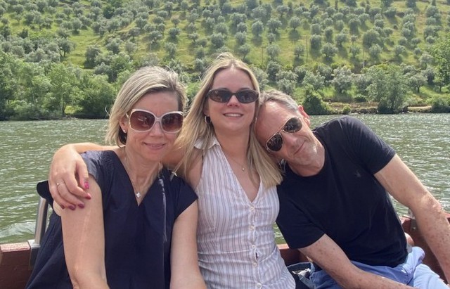 Chỉ 10 gi&acirc;y nh&igrave;n con qua FaceTime, người mẹ bỗng 