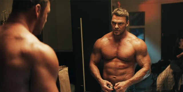 Ảo vọng cơ bắp: Từ Zoro của Mackenyu đến thực tế phũ phàng của Hollywood và ngành gym - Ảnh 1.