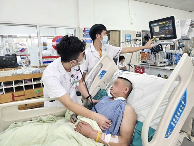 Đau ngực tho&aacute;ng qua, người đ&agrave;n &ocirc;ng 44 tuổi tự đi bộ v&agrave;o viện v&agrave; su&yacute;t kh&ocirc;ng trở về: Cảnh b&aacute;o nhồi m&aacute;u cơ tim tối cấp ở người trẻ - Ảnh 2.