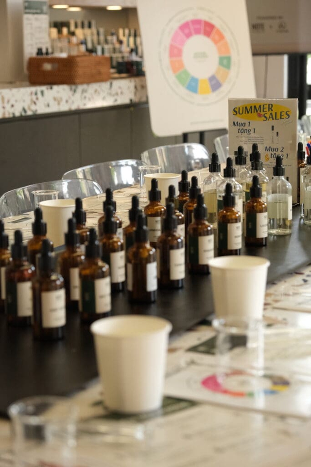 Cất túi Hermès ở nhà, hội chị đẹp thượng lưu vung hàng tỷ đồng cho 