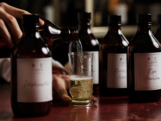 Cất túi Hermès ở nhà, hội chị đẹp thượng lưu vung hàng tỷ đồng cho 