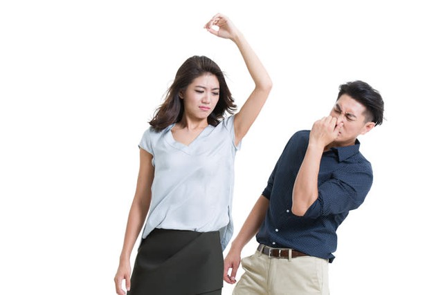 Kh&ocirc;ng đợi đến 70: 35 tuổi đ&atilde; c&oacute; thể xuất hiện &ldquo;m&ugrave;i người gi&agrave;&rdquo; nhưng kh&ocirc;ng phải ai cũng nhận ra - Ảnh 1.