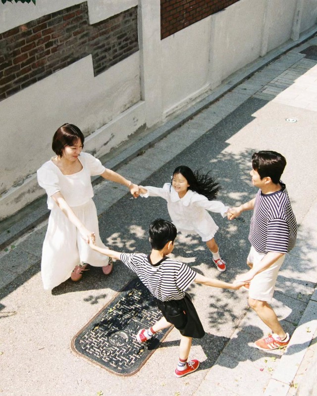 Giáo sư Đại học Thanh Hoa: Đừng quá lo lắng cho con, đừng cố làm cha mẹ hoàn hảo! Gia đình có tầm nhìn đều giảm 3 điều này - Ảnh 3.