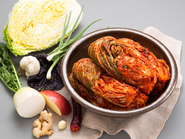 Kim chi c&oacute; phải nguy&ecirc;n nh&acirc;n khiến tỷ lệ ung thư tăng cao? Đ&acirc;y l&agrave; 3 m&oacute;n muối chua n&ecirc;n ăn &iacute;t lại- Ảnh 2.