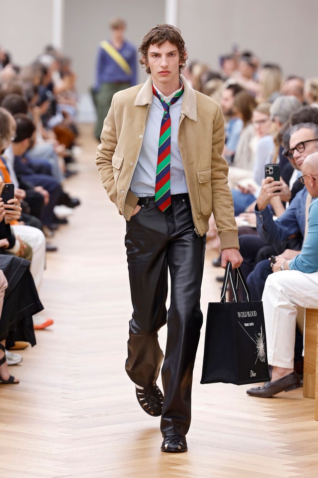 5 kiểu quần đàn ông sẽ mặc khắp nơi trong năm 2026 - Ảnh 7.