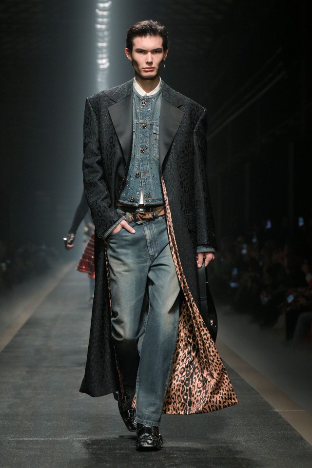 5 kiểu quần đàn ông sẽ mặc khắp nơi trong năm 2026 - Ảnh 4.