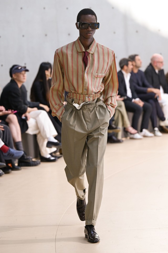 5 kiểu quần đàn ông sẽ mặc khắp nơi trong năm 2026 - Ảnh 5.