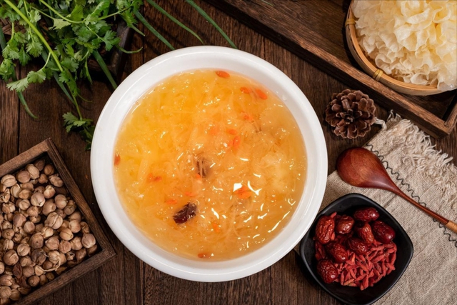 Sau 35 tuổi, phụ nữ ăn 4 loại thực phẩm này thường 